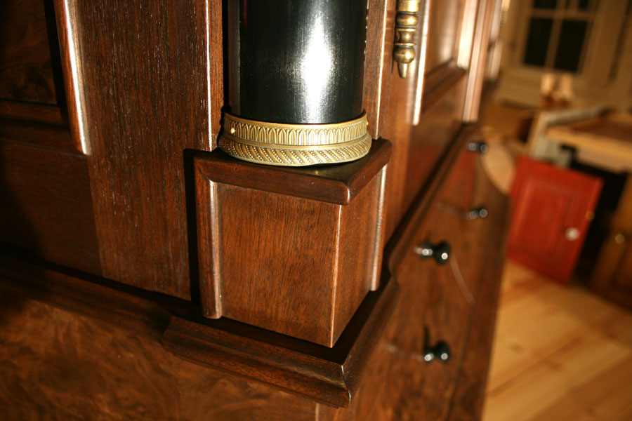 Armoire Detail